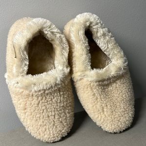 Minnetonka Sherpa Slippers